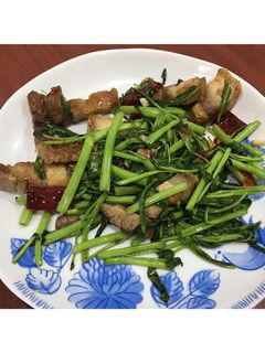 รูปของ ผัดผักบุ้งหมูกรอบ