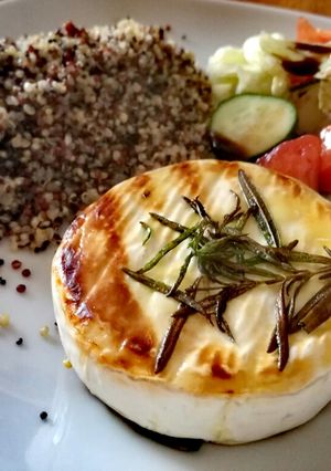 Rozmaringgal grillezett Camembert recept fotója