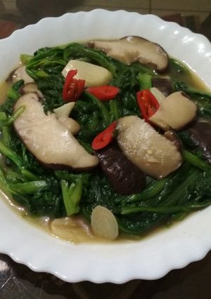 鹽麴香菇炒茼蒿(家常菜) 的食譜成品照片