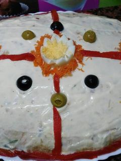 Una foto de Ensaladilla rusa con verduras