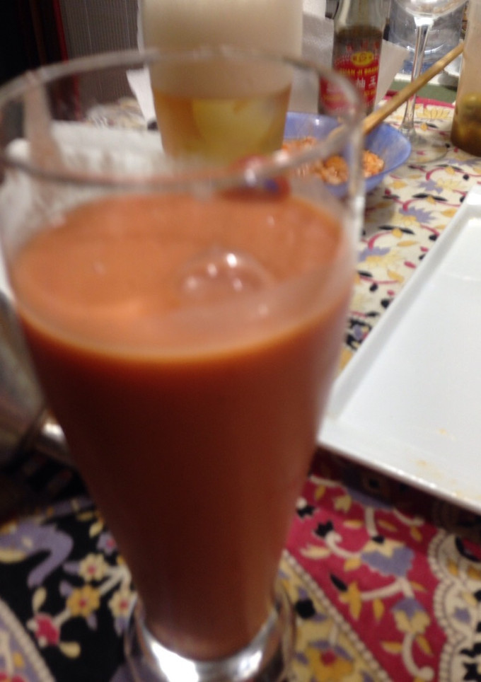 Una foto de Gazpacho con melón kiwi y sandía