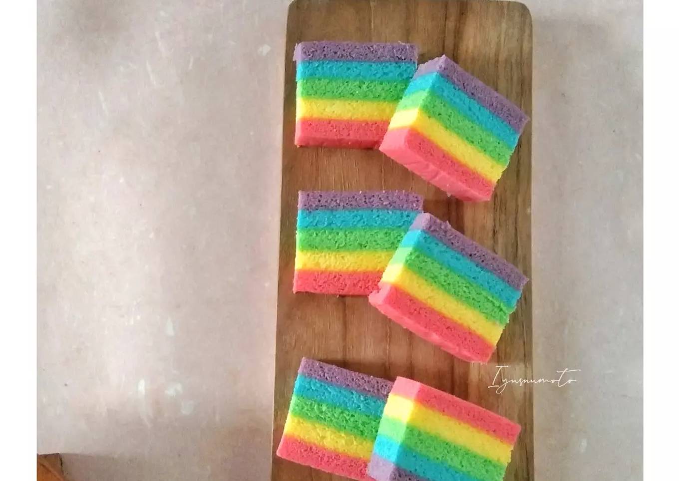 Bolu Kukus Rainbow Putih Telur - resep kuliner nusantara
