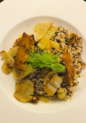 Foto di Insalata autunnale simplice e veloce di quinoa