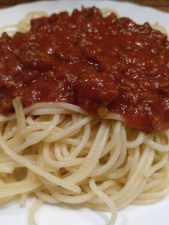Una foto de Espaguetis con salsa de tomate y soja