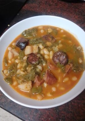 Una foto de Cocido montañés (con acelgas)