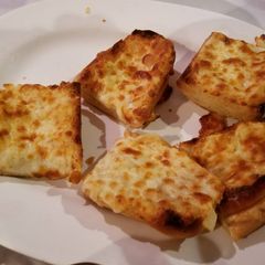 A picture of Cheese Garlic Bread.