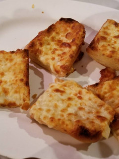 A picture of Cheese Garlic Bread.
