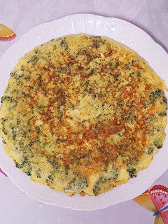 Una foto de Tortilla de brócoli 🥦🥚