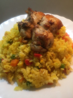 Una foto de Arroz a la jardinera con pollo 🐥🐣