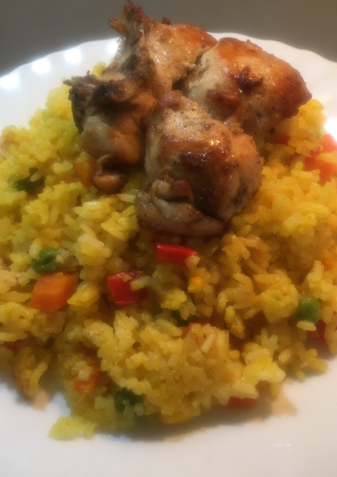 Una foto de Arroz a la jardinera con pollo 🐥🐣