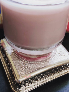 रोज़ मिल्क शेक (Rose Milk Shake recipe in hindi) रेसिपी मुख्य फोटो