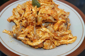 Cara Gampang Membuat Ayam suwir pedas manis, Enak