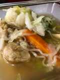 Sopa ramen con verduras