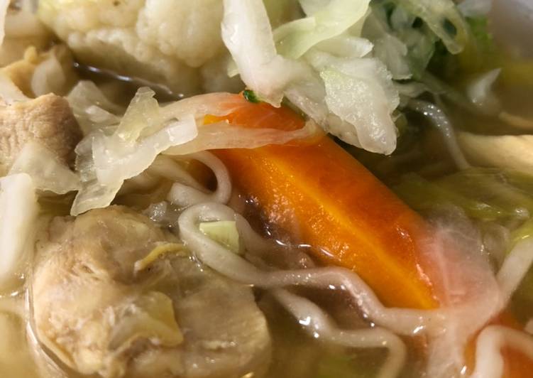 Sopa ramen con verduras