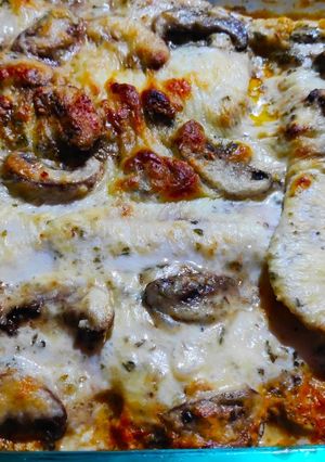 Una foto de Pez gallo con papas a la crema con mostaza de Dijon