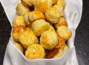 Una foto de Scons de queso