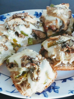 Una foto de Pincho de hongos, boletus, edulis, y cebolla pochada