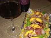 Una foto de con ricota y jamón serrano