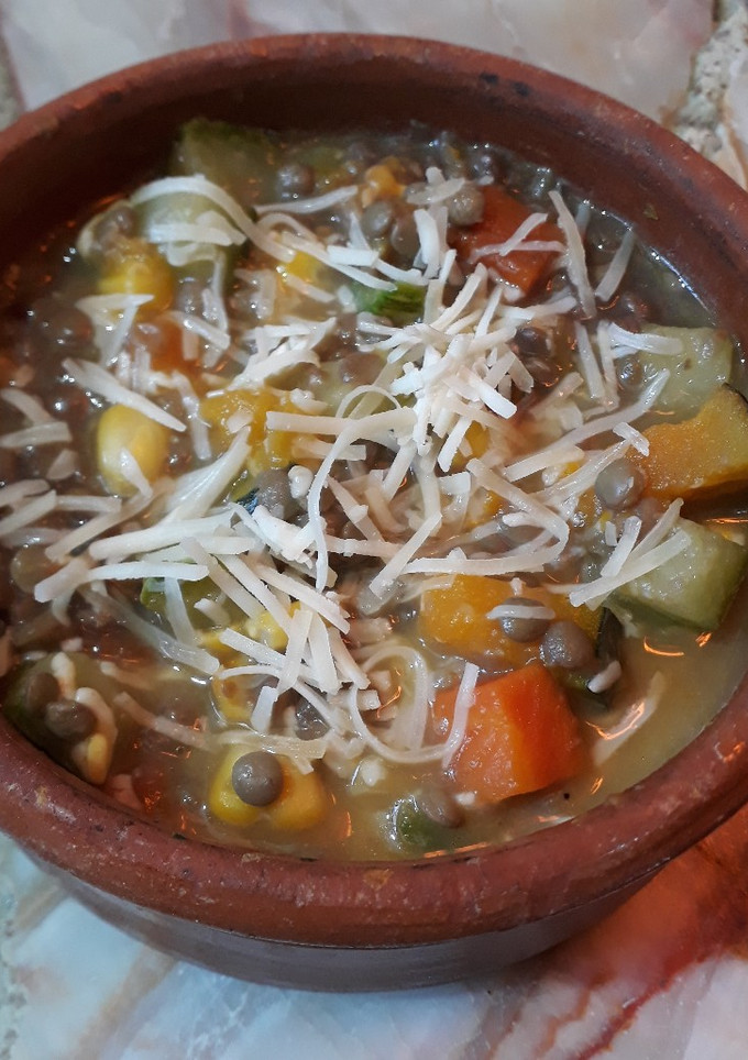 Una foto de Guiso de lentejas veggie