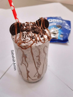 A picture of Oreo shake.