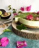 Cheesecake de abacate, lima e matcha
