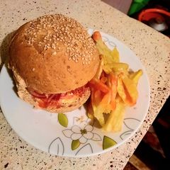 Home-made Beef burger A picture of Home-made Beef burger.