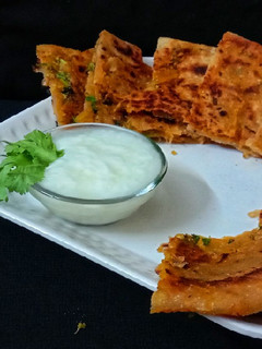 દૂધી ના સ્ટફ્ પરાઠા (Dudhi Stuffed Paratha Recipe In Gujarati) રેસીપી મુખ્ય ફોટો