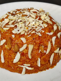 गाजर का हलवा (Gajar ka Halwa recipe in hindi) रेसिपी मुख्य फोटो