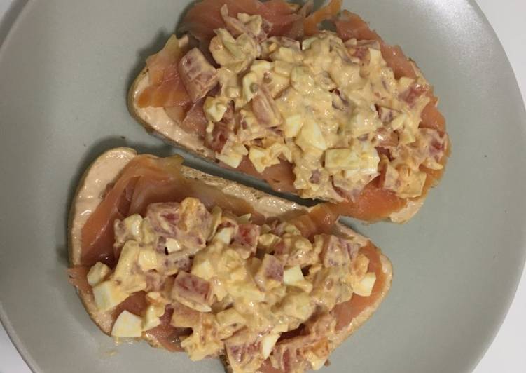 Tosta de salmón ahumado