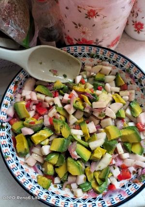 Una foto de Ceviche vegetariano o ensalada de palmitos