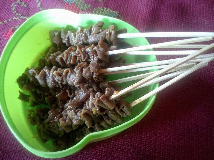 Ternyata ini loh! Resep memasak Sate usus ayam bumbu kecap yang lezat