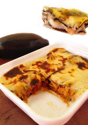 Foto principal de Lasaña de berenjenas y bacalao al ajoarriero, con queso de cabra