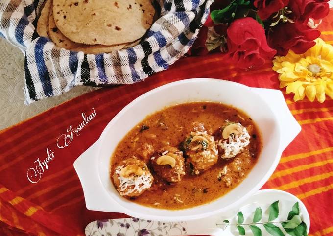 Recipe of Homemade Malai kofta (creamy kofta balls curry)