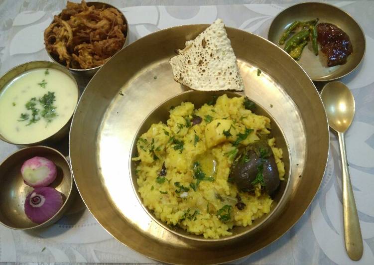 Simple Way to Prepare Homemade Vegetable Khichdi