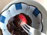 Chocolate fondue xóm nhà lá
