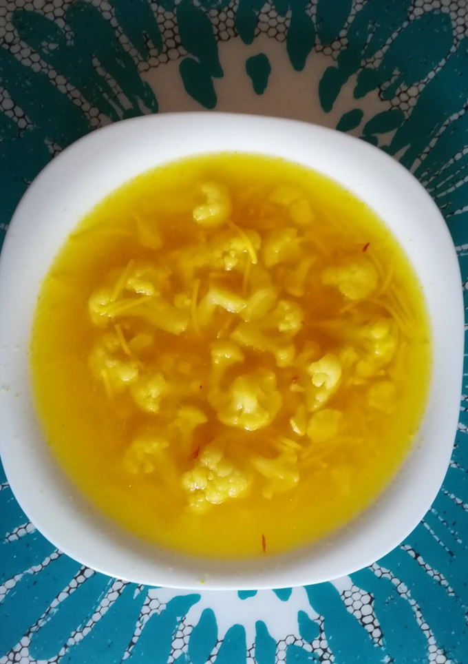 Una foto de Sopa de coliflor o "Sopa de arbolitos"