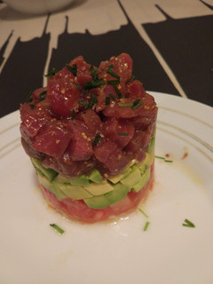 Una foto de Tartar de atún con toque japonés