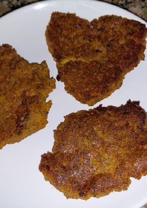 Una foto de Tortitas veganas de brócoli y zanahoria