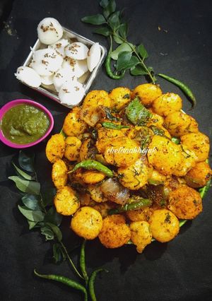 इडली फ्राय (idli fry recipe in marathi) रेसिपी चे मुख्य फोटो 