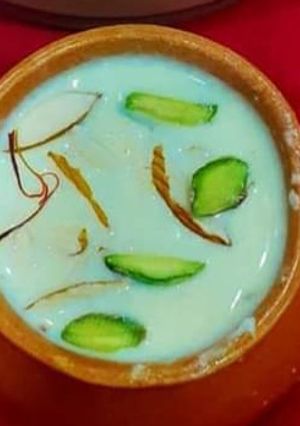 A picture of Sitafal rabdi kulfi.