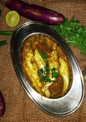ধোনে পাতা পিষে কাজলী মাছের ঝাল(dhone pata pishe kajolI macher jhol recipe in Bengali) রেসিপির প্রধান ছবি