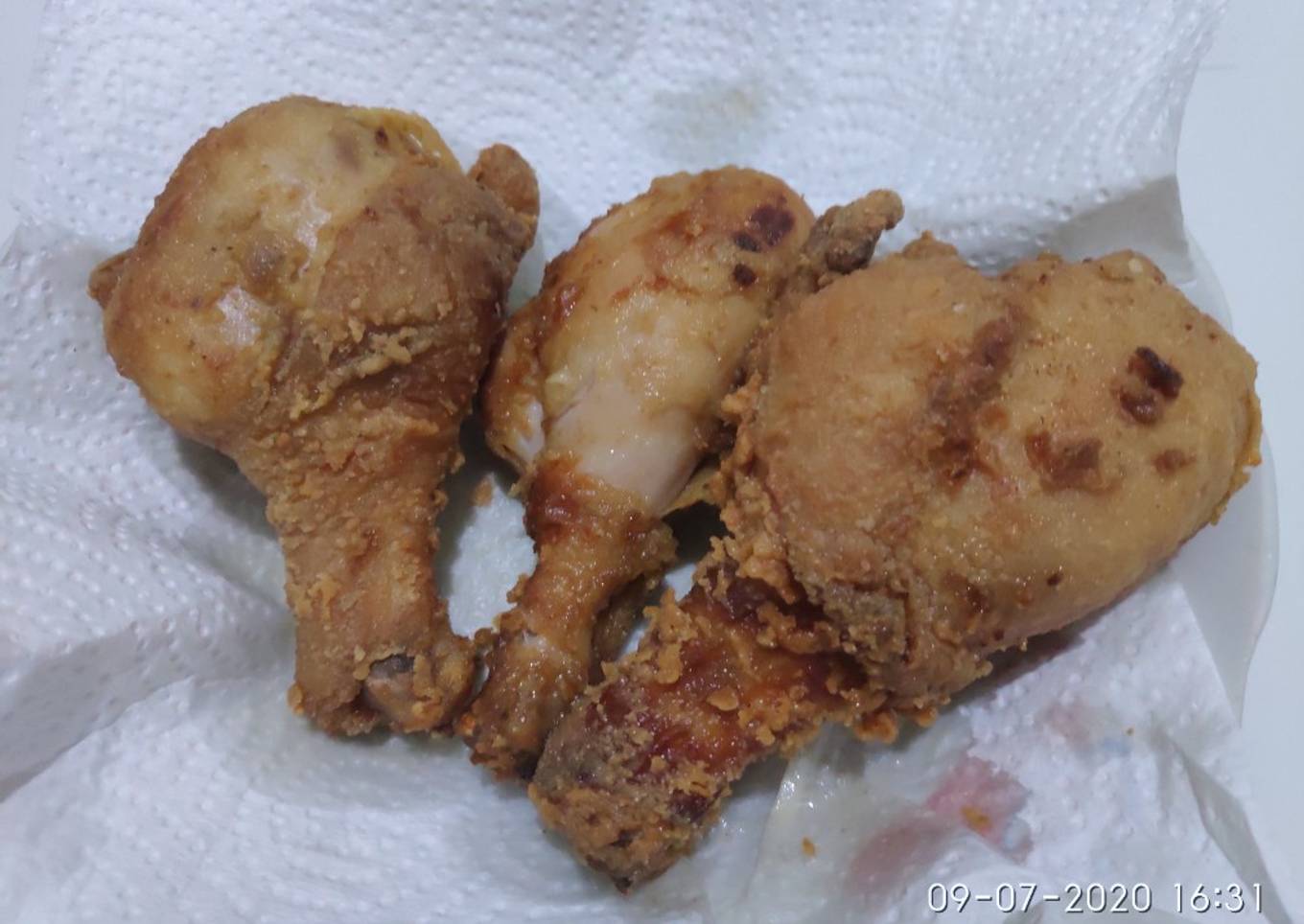 Ayam bebas gluten digoreng dengan tepung halus