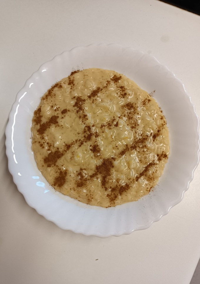 Una foto de Arroz con leche portugués (o arroz doce)