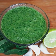 A picture of Dhaniya-Pudina Chutney.