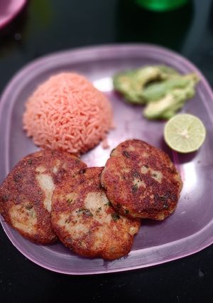 Una foto de Tortitas de papa con atún y queso