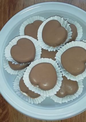 صورة لوصفة حلوة بدون طهي بالقوفريط و 🌰