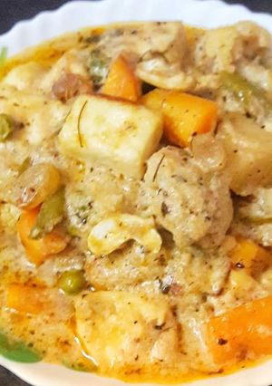 A picture of Navaratna Korma.