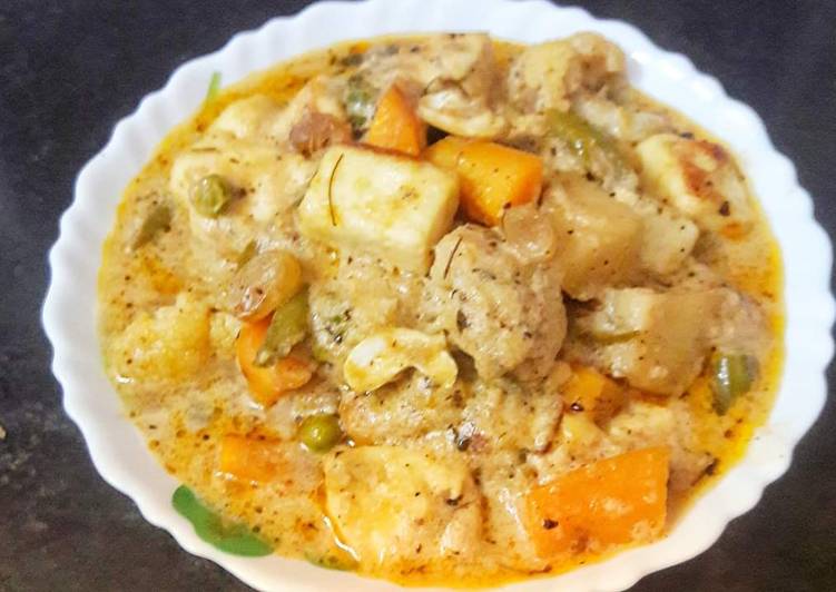 Simple Way to Prepare Award-winning Navaratna Korma