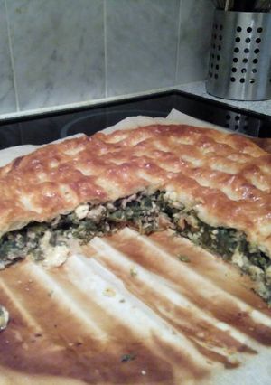Foto principal de Empanada de espinacas, feta y ternera