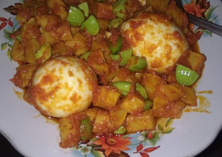 Balado kentang pete + telur